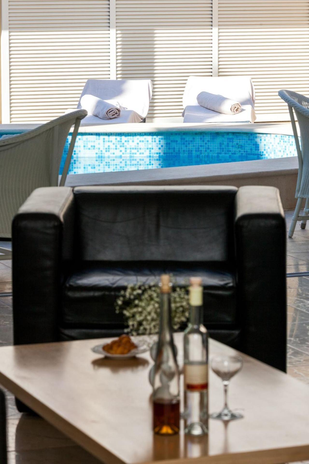 Illustrious Brac 6 Bedrooms Waterfront Private Pool Balcony With Beautiful Views Villa Bol